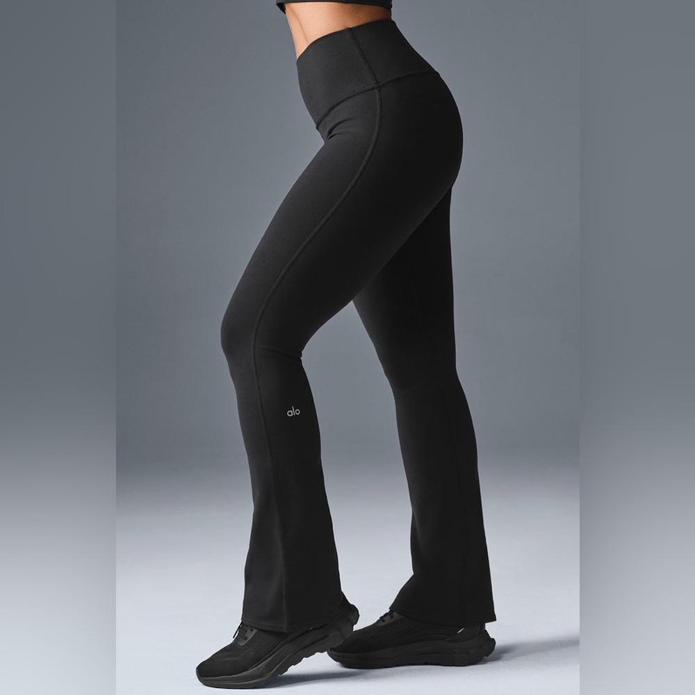 NWT ALO Yoga Airbrush High-Waist Bootcut Legging | Black | M